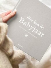 Pink Peach invulboek_Mijn-Babyjaar-Linnen-Zand-1